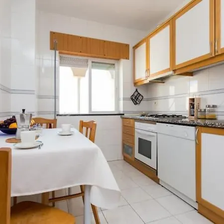 Spacious Flat In Λάγος