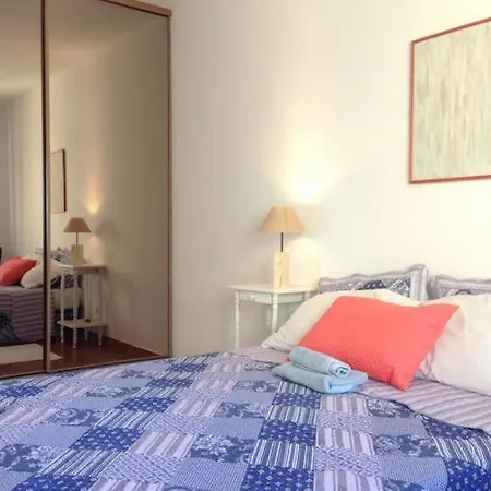 Spacious Flat In Διαμέρισμα